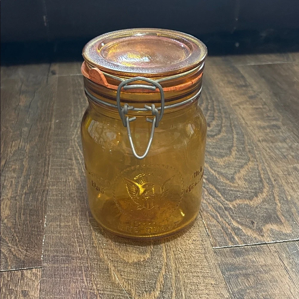 1965 Crownford China Co Italy amber eagle mason one-quart jar‎